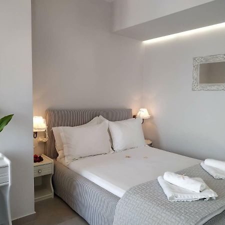 Andreas And Petrinela Rooms Triovasalos ภายนอก รูปภาพ
