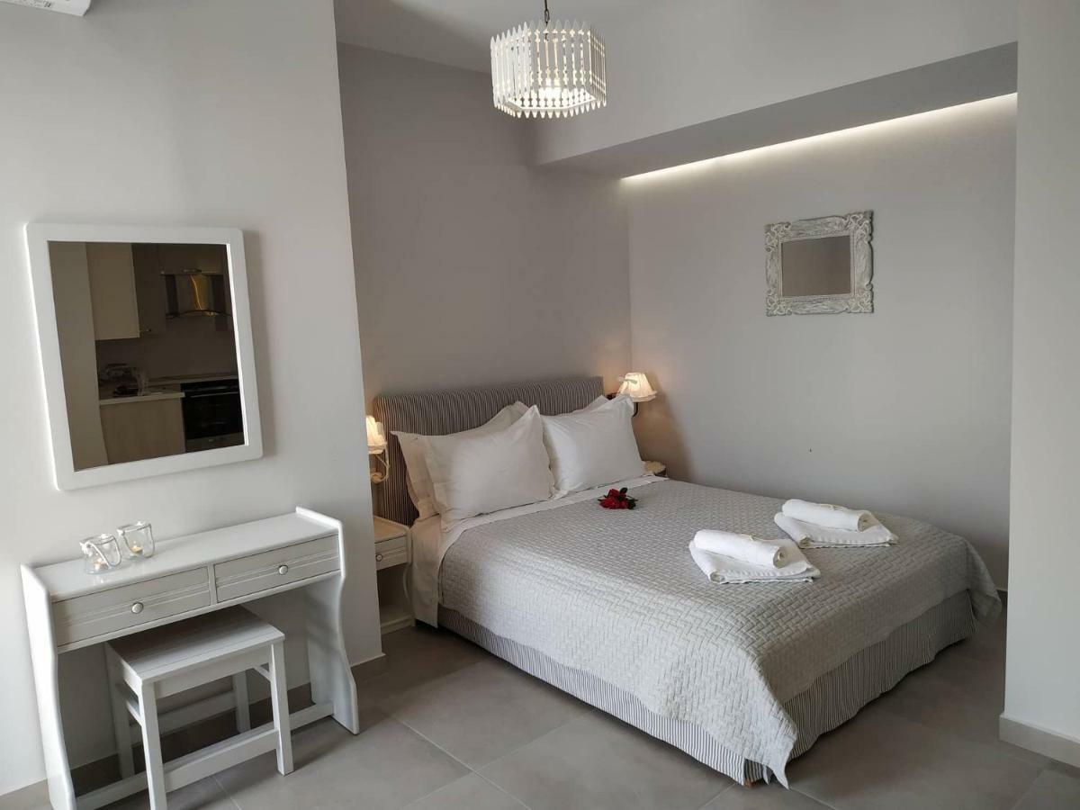 Andreas And Petrinela Rooms Triovasalos ภายนอก รูปภาพ