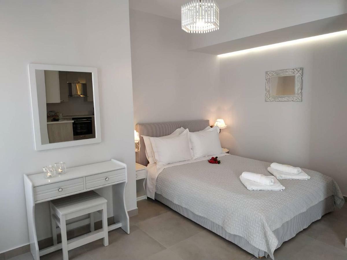 Andreas And Petrinela Rooms Triovasalos ภายนอก รูปภาพ